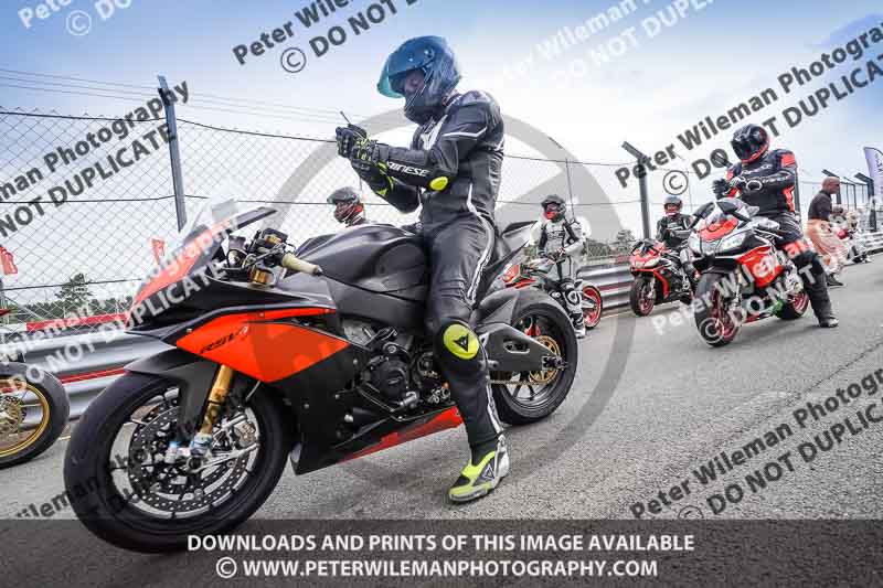 donington no limits trackday;donington park photographs;donington trackday photographs;no limits trackdays;peter wileman photography;trackday digital images;trackday photos